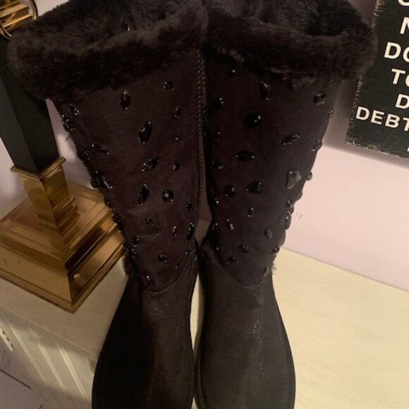 NWOT - Women's Black Boots! - Picture 7 of 7